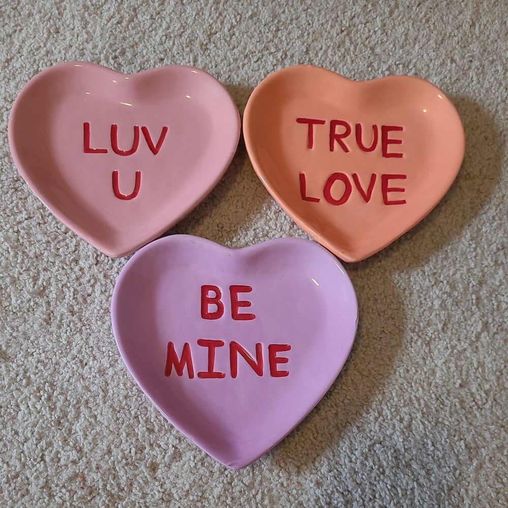 Studio 33 Valentine Candy Conversation Heart Plates 7in Set of 3